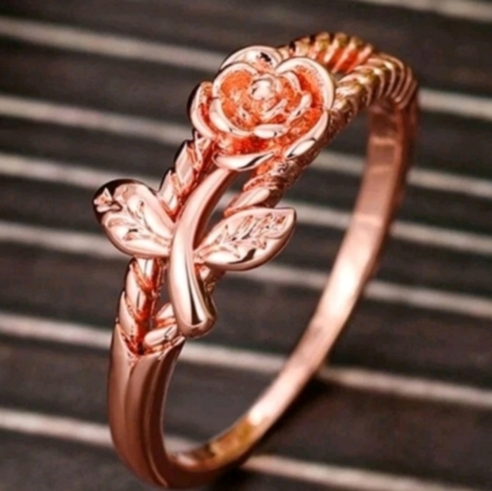 Lovely Rose Golden Intricate Detailed Rose Floral Ring